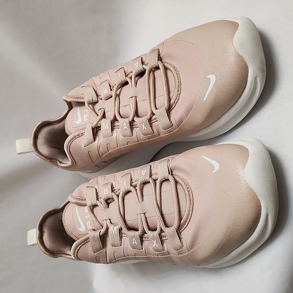 Nike Air Max Axis Running sneakers (womens size 8.5) - Picture 3 of 13